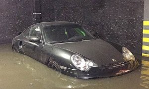 В Красногорске жильцы элитного дома сообщили о затоплении паркинга. Пострадали 50 машин