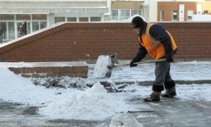Карельских чиновников пригласили на уборку снега в Петрозаводске