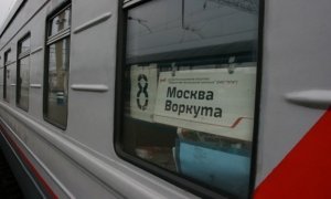 В Архангельской области поезд сошел с рельсов после столкновения с грузовиком