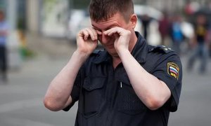 Полицейский из Новосибирска через суд требует 50 тыс рублей от оскорбившего его активиста