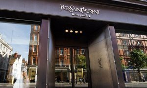 Компания-владелец брендов Balenciaga и Yves Saint Laurent займется изготовлением медицинских масок