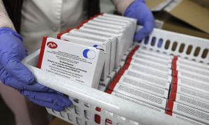 Минздрав перестал поставлять в регионы непопулярную у населения вакцину «ЭпиВакКорона»
