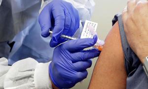 В Новосибирске и Новокузнецке бюджетников принуждают делать прививки против коронавируса