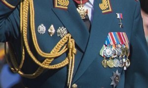Военнослужащим запретят чрезмерно украшать парадную форму медалями и орденами