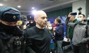 Силовики провели обыски у экс-руководителей «Открытой России» и экс-депутата Дмитрия Гудкова