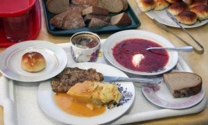 Российские школы переведут на единую систему горячего питания