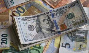 Биржевой курс доллара упал до 83 рублей, а курс евро – до 92 рублей