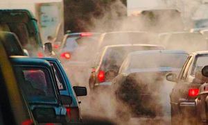 Российскому автопрому из-за санкций разрешат выпускать автомобили низкого экологического класса