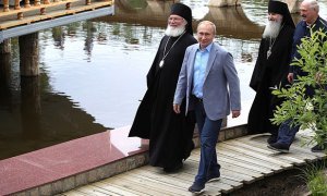 Владимир Путин приехал на Валаам в кроссовках за 61 тысячу рублей