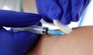 Массовая вакцинация россиян от коронавируса начнется в ноябре-декабре