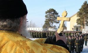 РПЦ подготовила документ о «благословении воинов с оружием»