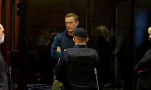 Алексея Навального приговорили к 9 годам по делу о мошенничестве и оскорблении судьи