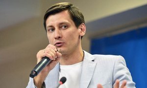 Оппозиция требует проверки подписей провластных кандидатов в Мосгордуму  