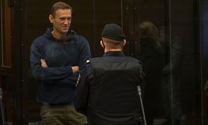 ФСИН объяснила «гуманизмом» тот факт, что раньше не требовала изменить наказание Навальному