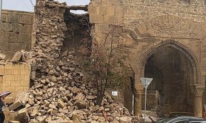 В Дербенте из-за дождей разрушается часть южной стены древней крепости Нарын-кала