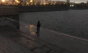 В Петербурге в реке Смоленка выловили сумку с человеческими останками