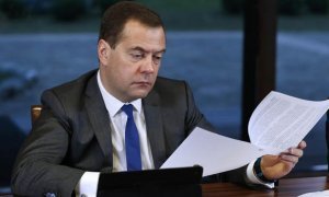 Дмитрий Медведев расширил список украинских товаров, запрещенных к ввозу в Россию