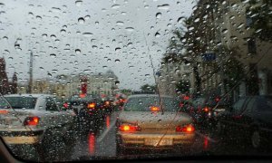 ГИБДД рекомендовала не штрафовать водителей в дождь и снегопад