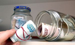 Россияне из-за роста цен и падения доходов начали проедать сбережения