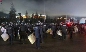 В Алма-Ате началась спецоперация по подавлению протестов