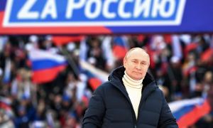 С сайта ЦУМа удалили пуховик «как у президента Путина»