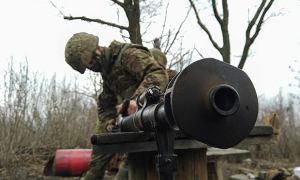 Украинская разведка сообщила о стягивании военной техники на Донбассе