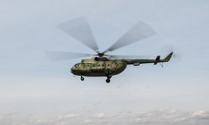 В подмосковном Клину совершил жесткую посадку вертолет Ми-8 ВКС России. Пилоты погибли