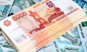 Правительство приказало госкомпаниям ограничить валютные резервы из-за ослабления рубля
