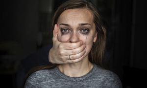 Больше половины убитых российских женщин в 2011-2019 гг. были жертвами домашнего насилия