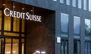 Сестра Алишера Усманова, которая работает акушеркой, оказалась бенефициаром 27 секретных счетов в Credit Suisse