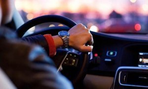 Автомобили российской сборки оснастят датчиками оповещения о нарушении ПДД