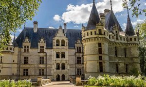 Во Франции из-за пандемии коронавируса началась распродажа замков