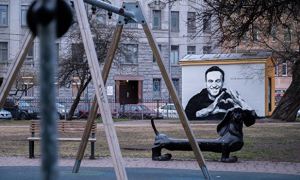 В центре Санкт-Петербурга появилось огромное граффити с Алексеем Навальным