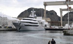 Власти Франции задержали две яхты миллиардера Алексея Кузьмичева
