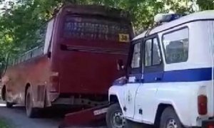 В Петропавловске-Камчатском рейсовый автобус сбил людей на остановке