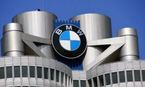 BMW и Volkswagen приостановили работу своих заводов в Европе из-за спецоперации в Украине