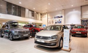 Дилеры предупредили о повышении цен на автомобили из-за падения рубля
