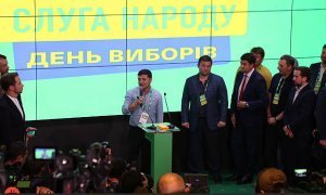 Депутатов от партии Владимира Зеленского «Слуга народа» заподозрили в получении взяток