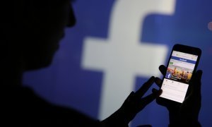Facebook и Twitter заблокировали связанные с «фабрикой троллей» аккаунты