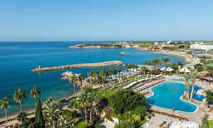 Российские туристы с 1 апреля смогут посещать курорты Кипра