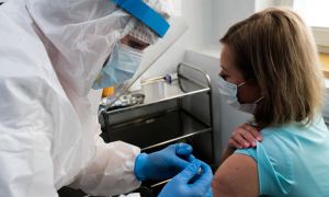Медиков накажут за призывы к отказу от вакцинации 
