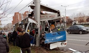 В Чебоксарах троллейбус с пассажирами врезался в столб. Пострадали 26 человек