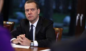 Дмитрию Медведеву связи не помогли