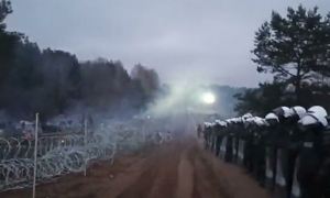 Польша предупредила о полном закрытии границы с Беларусью из-за мигрантов