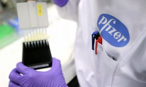 В США во время испытаний вакцины от COVID скончались шесть добровольцев