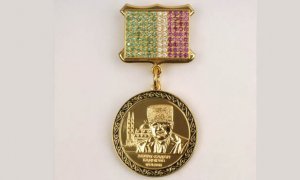Власти Чечни заказали ордена и медали из золота с драгоценными камнями за 4,6 млн рублей