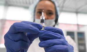 Украинцы потребовали от Владимира Зеленского закупить российскую вакцину от коронавируса
