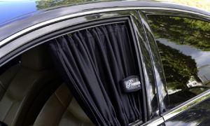 Российских автомобилистов стали наказывать за шторки на передних стеклах