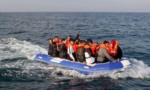 Французские магазины «Декатлон» изъяли из продажи резиновые лодки из-за мигрантов