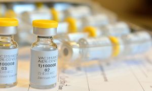 Власти США могут запретить использование вакцины Johnson&Johnson против коронавируса